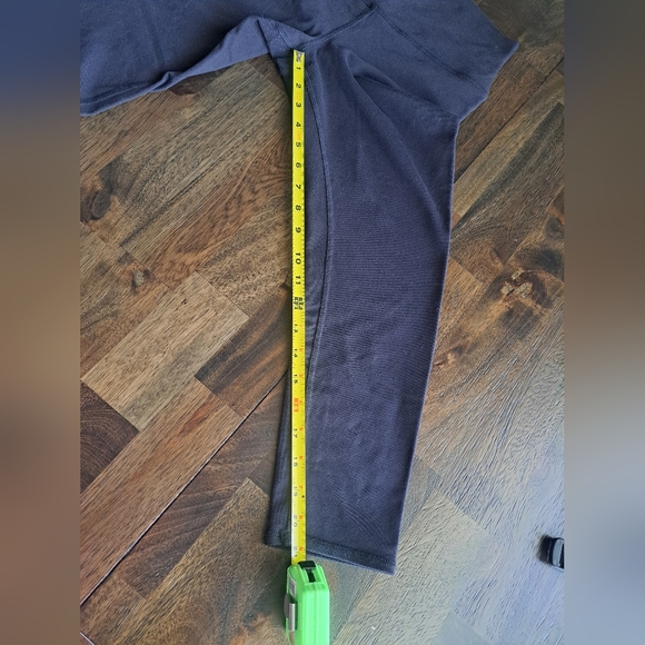 Alo leggings🖤 - Picture 7 of 8